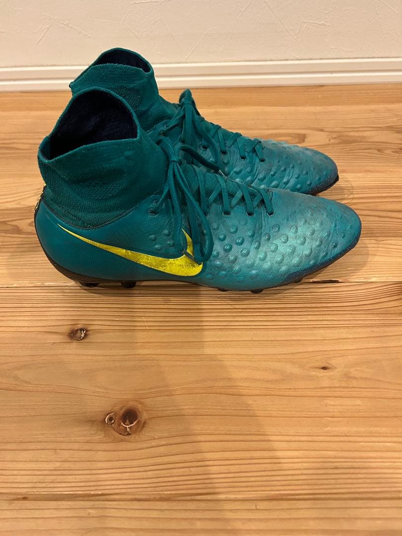 NIKEサッカースパイク マジスタハイカット
