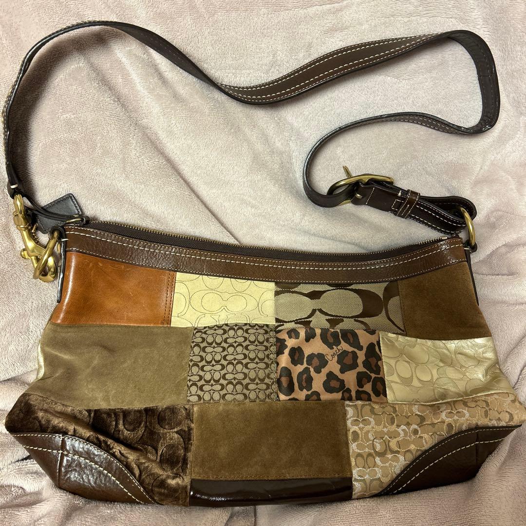 coachショルダーバック