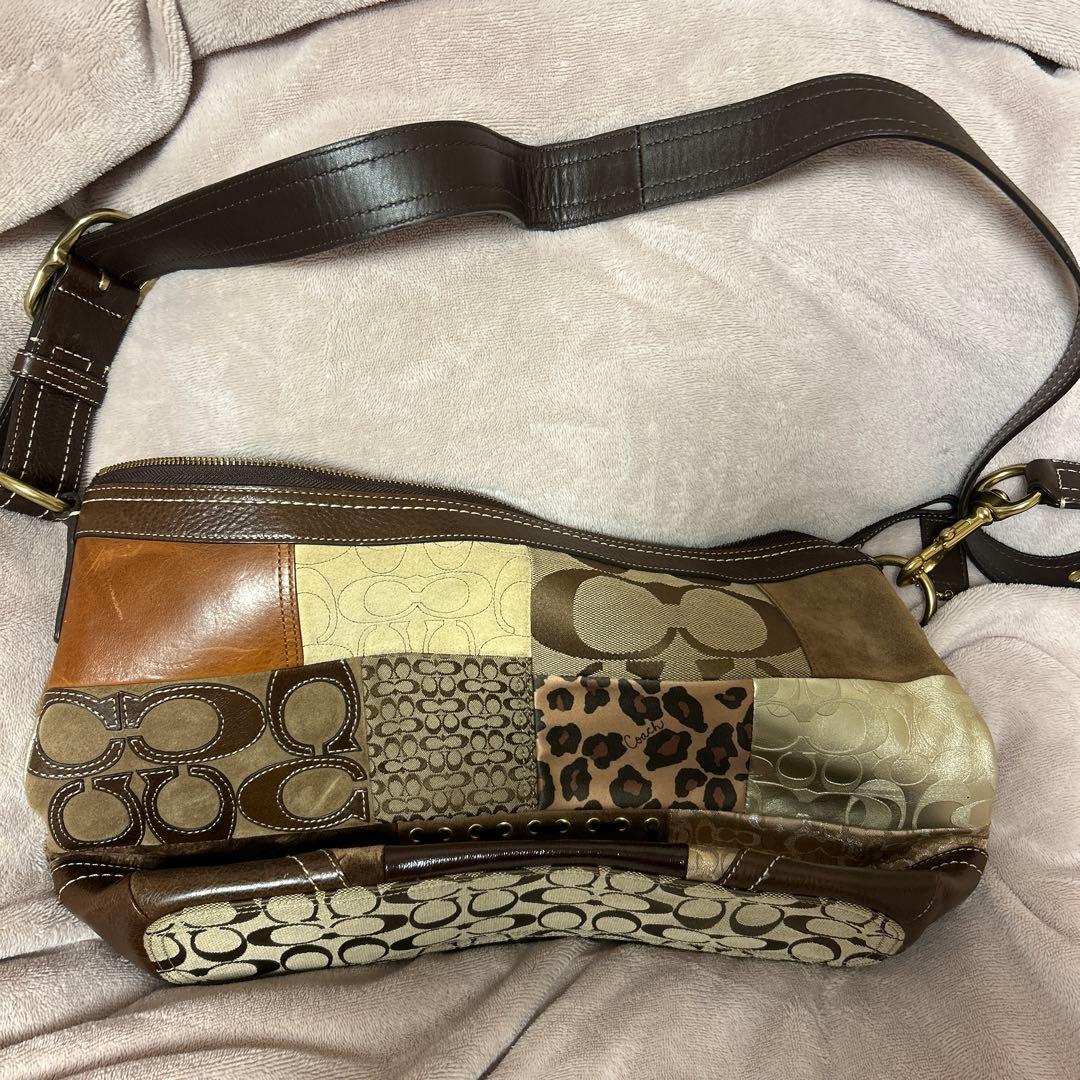 coachショルダーバック