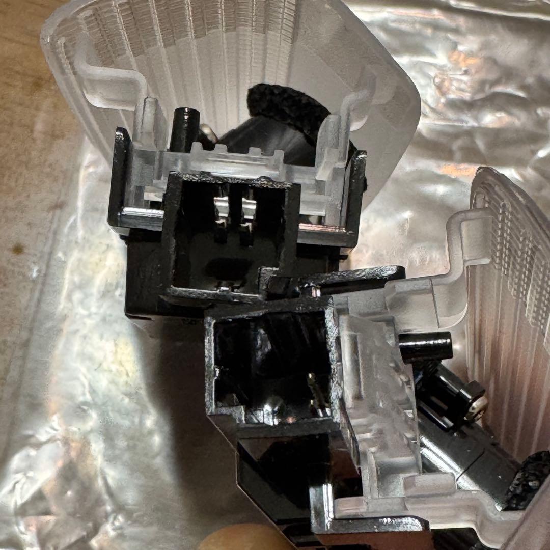 16代目クラウン 純正プロジェクションカーテシーイルミ 王冠ロゴ 美品