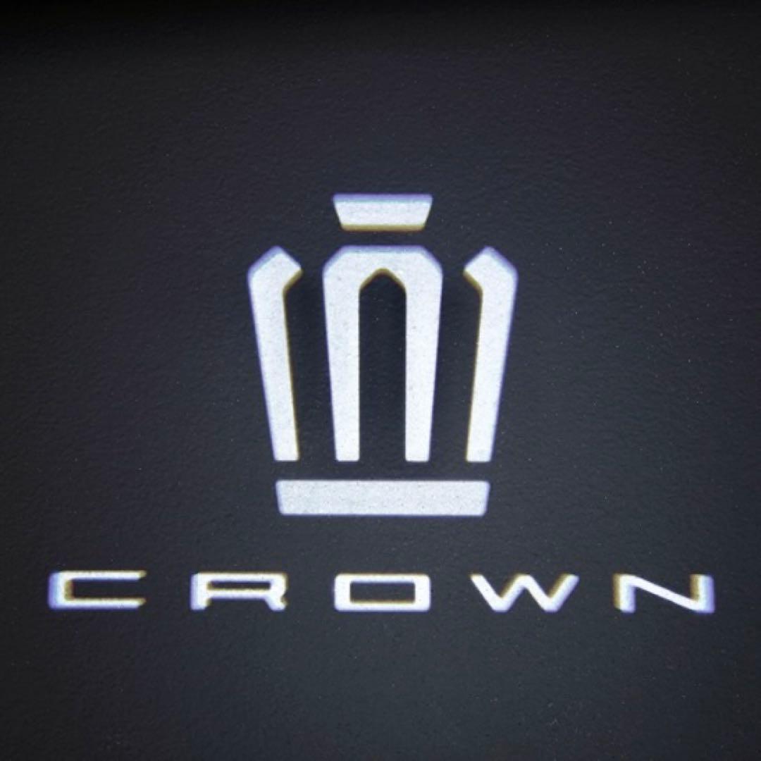 16代目クラウン 純正プロジェクションカーテシーイルミ 王冠ロゴ 美品