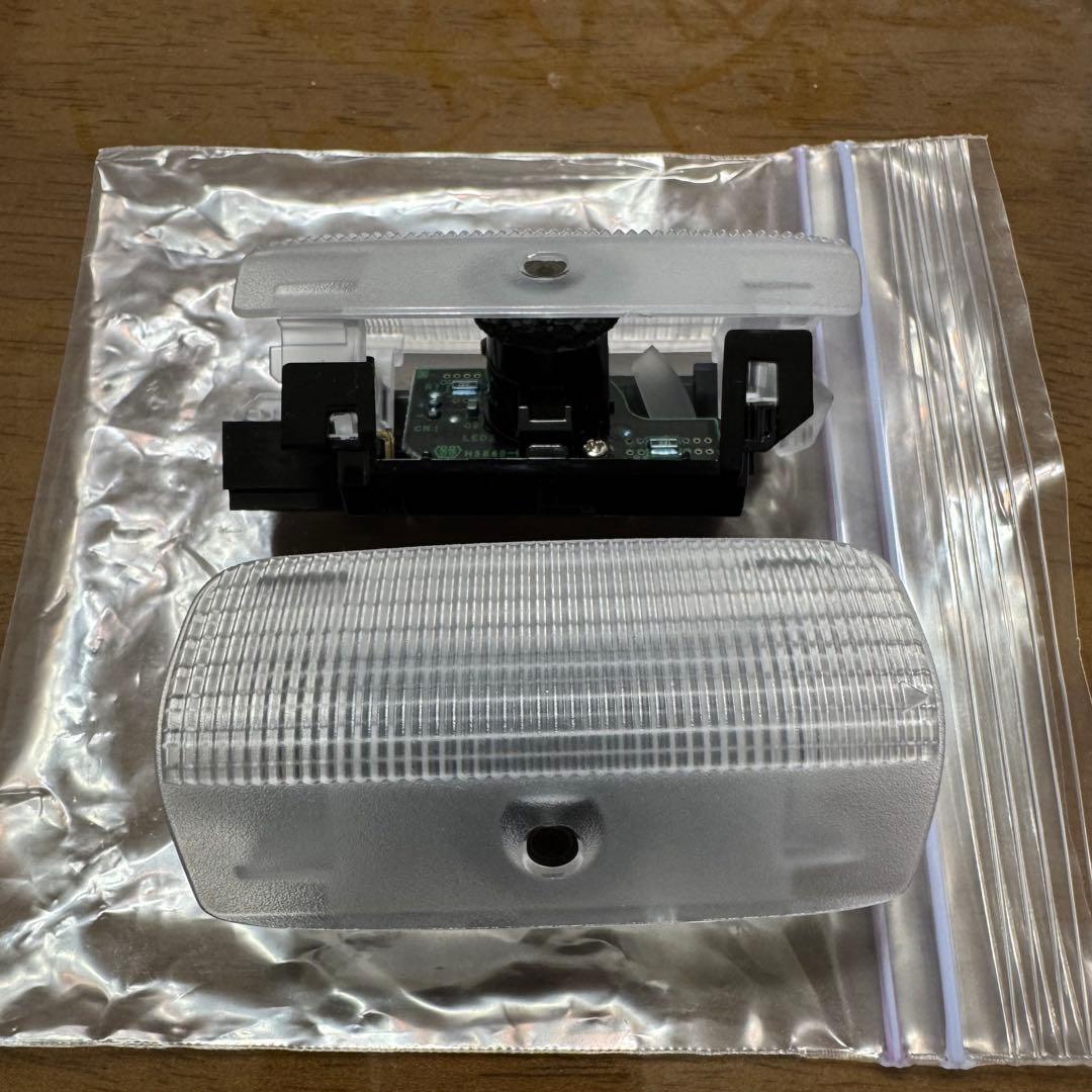 16代目クラウン 純正プロジェクションカーテシーイルミ 王冠ロゴ 美品