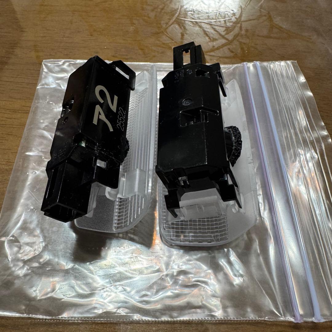 16代目クラウン 純正プロジェクションカーテシーイルミ 王冠ロゴ 美品