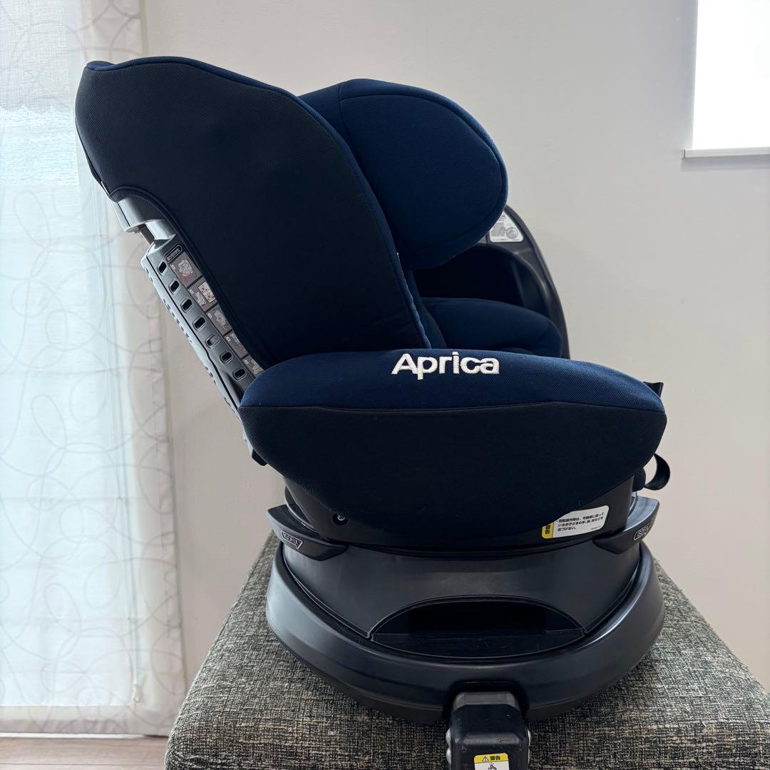 【美品】アップリカ　チャイルドシート　ディアターン プラス ISOFIX AB⭐︎