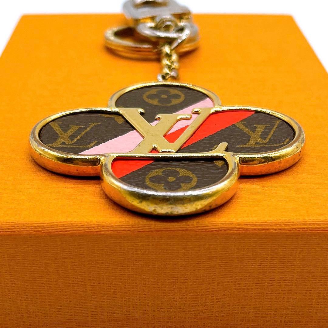 LOUIS VUITTON ルイヴィトン ポルトクレ イントゥーザ フラワー