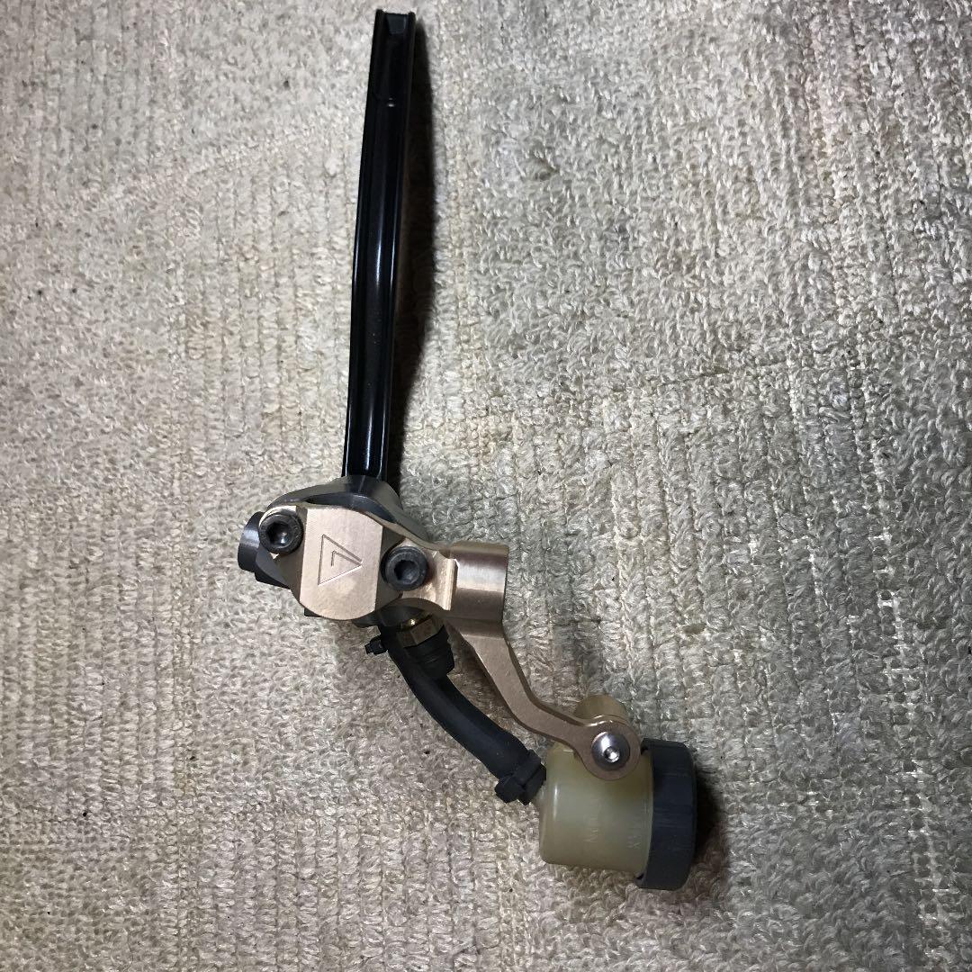 ブレンボラジアルクラッチマスター19×18 削り出し