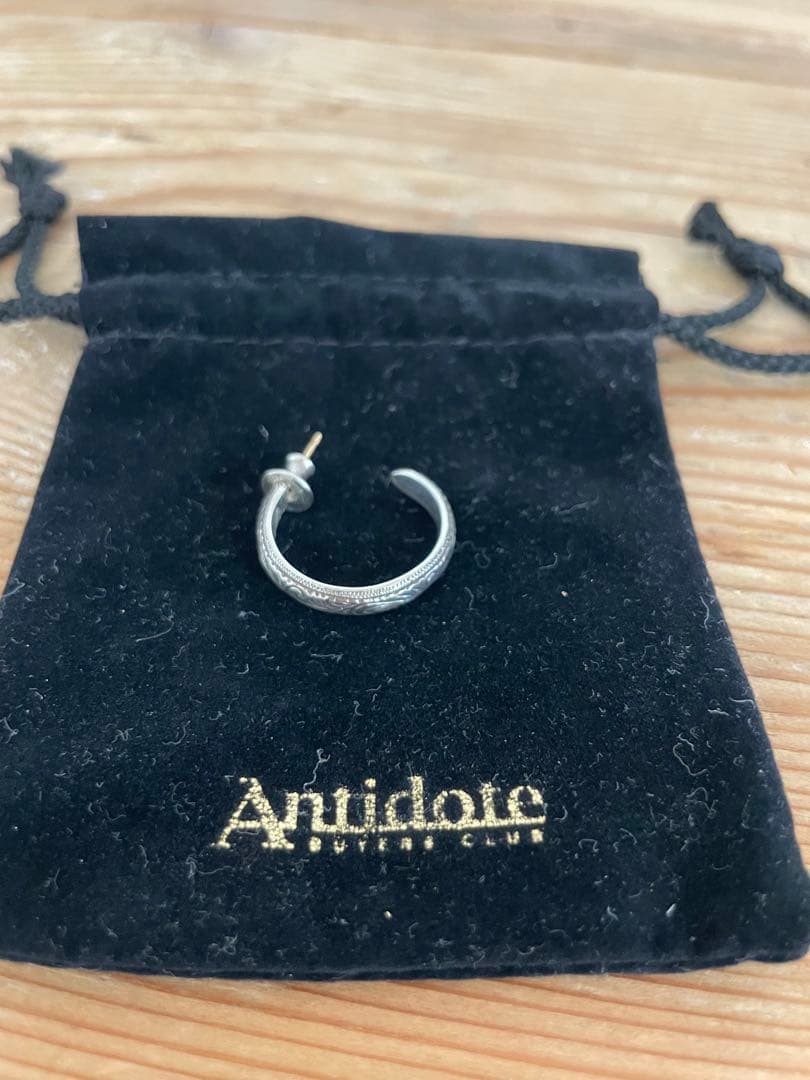 アクセサリー ANTIDOTE BUYERS Engraved Hoop Earring