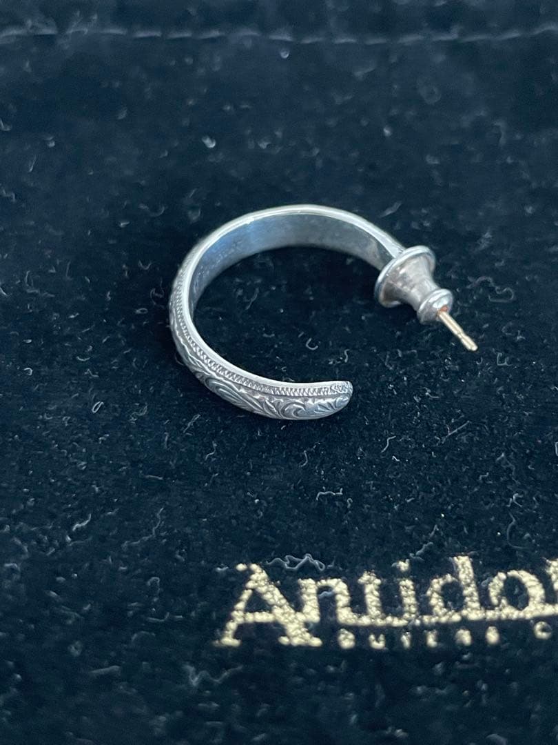 アクセサリー ANTIDOTE BUYERS Engraved Hoop Earring