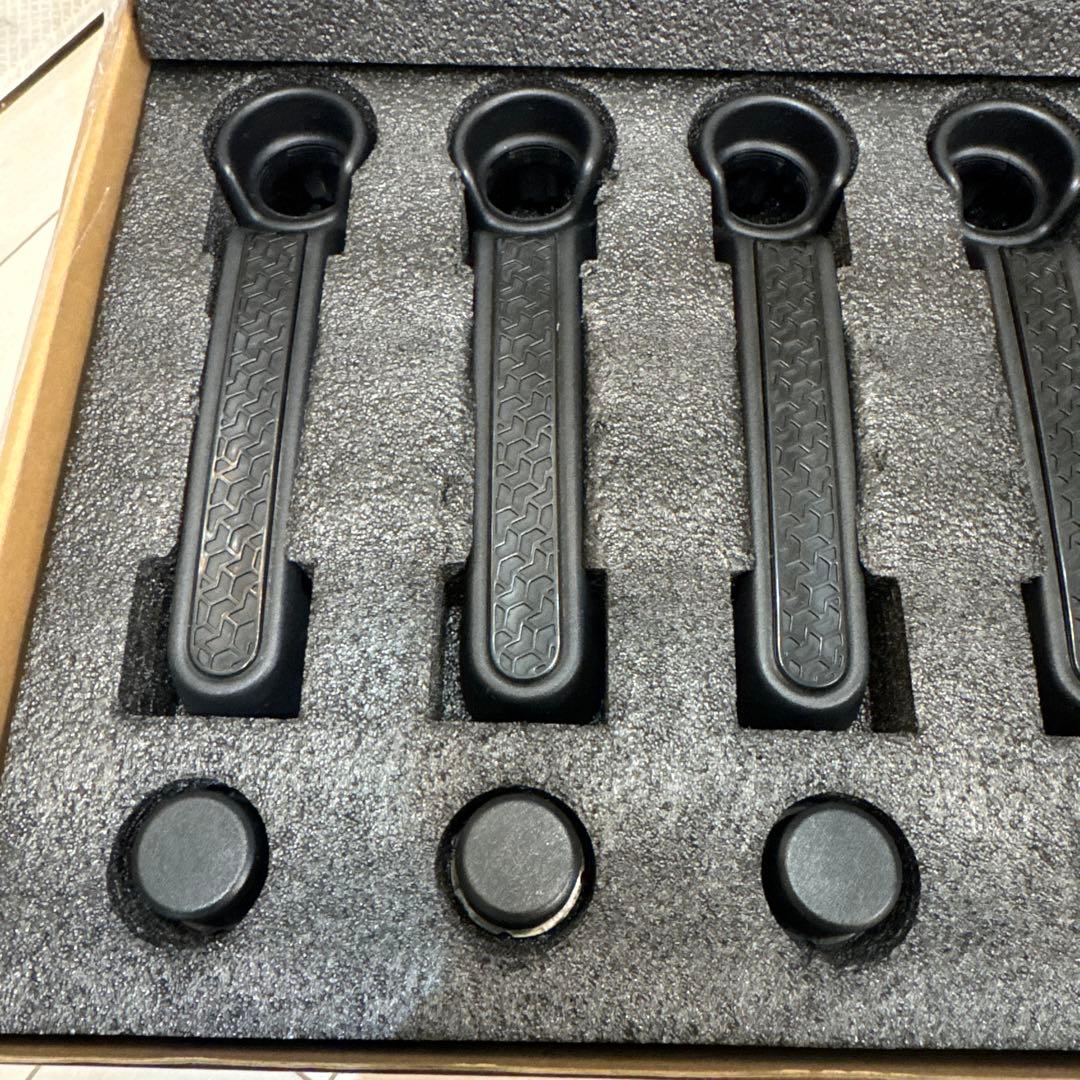 美品☆jkラングラー ドアハンドル純正　一台分セット☆