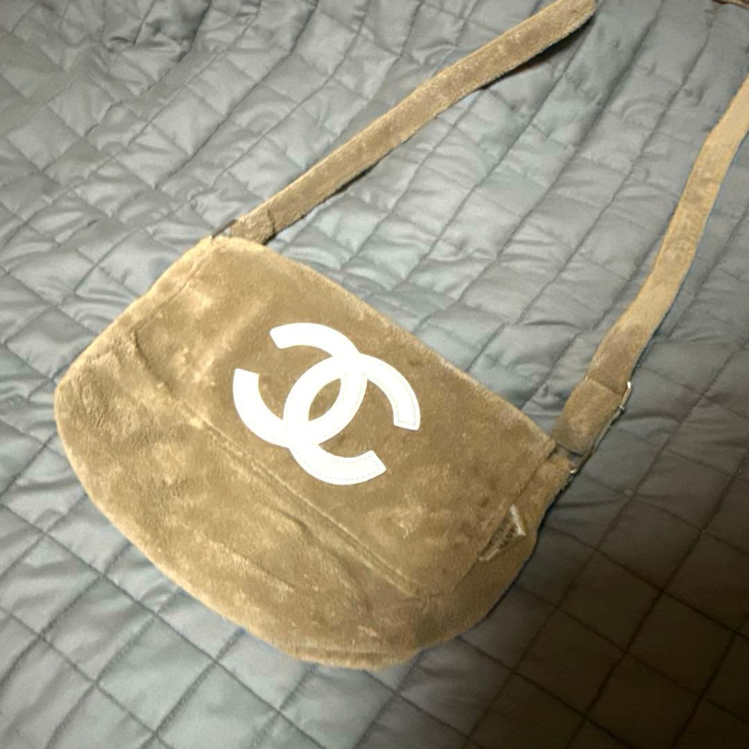 シャネルショルダーバッグ ベージュノベルティ