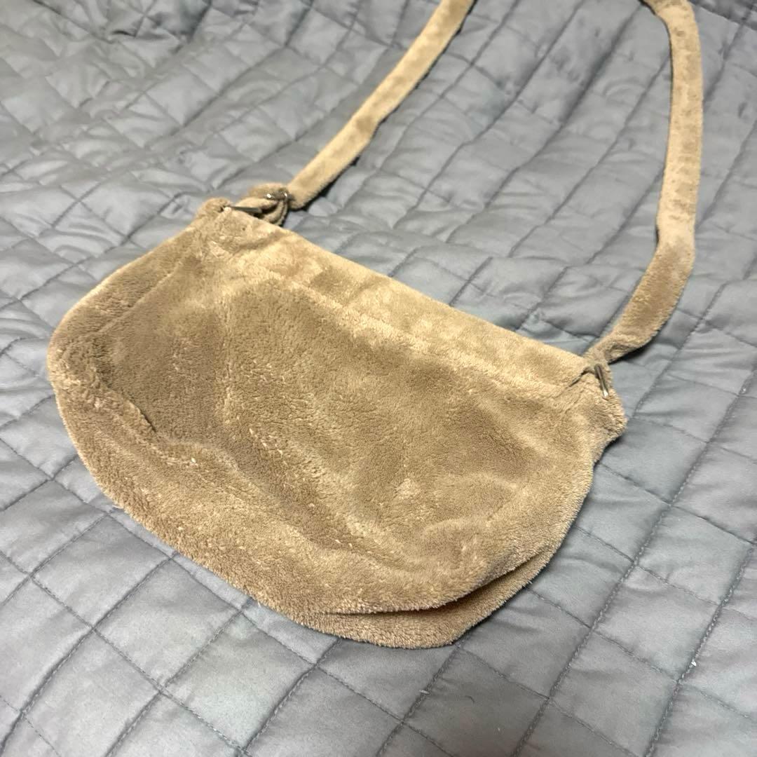 シャネルショルダーバッグ ベージュノベルティ