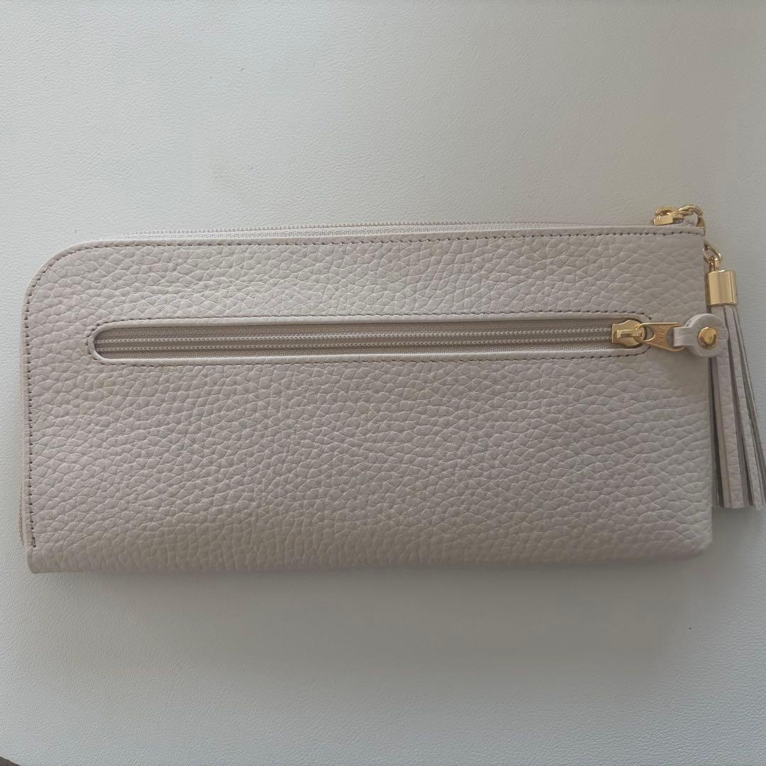 週末特価❗️美品 アタオ リモケリー L字ファスナー長財布 アイビスホワイト