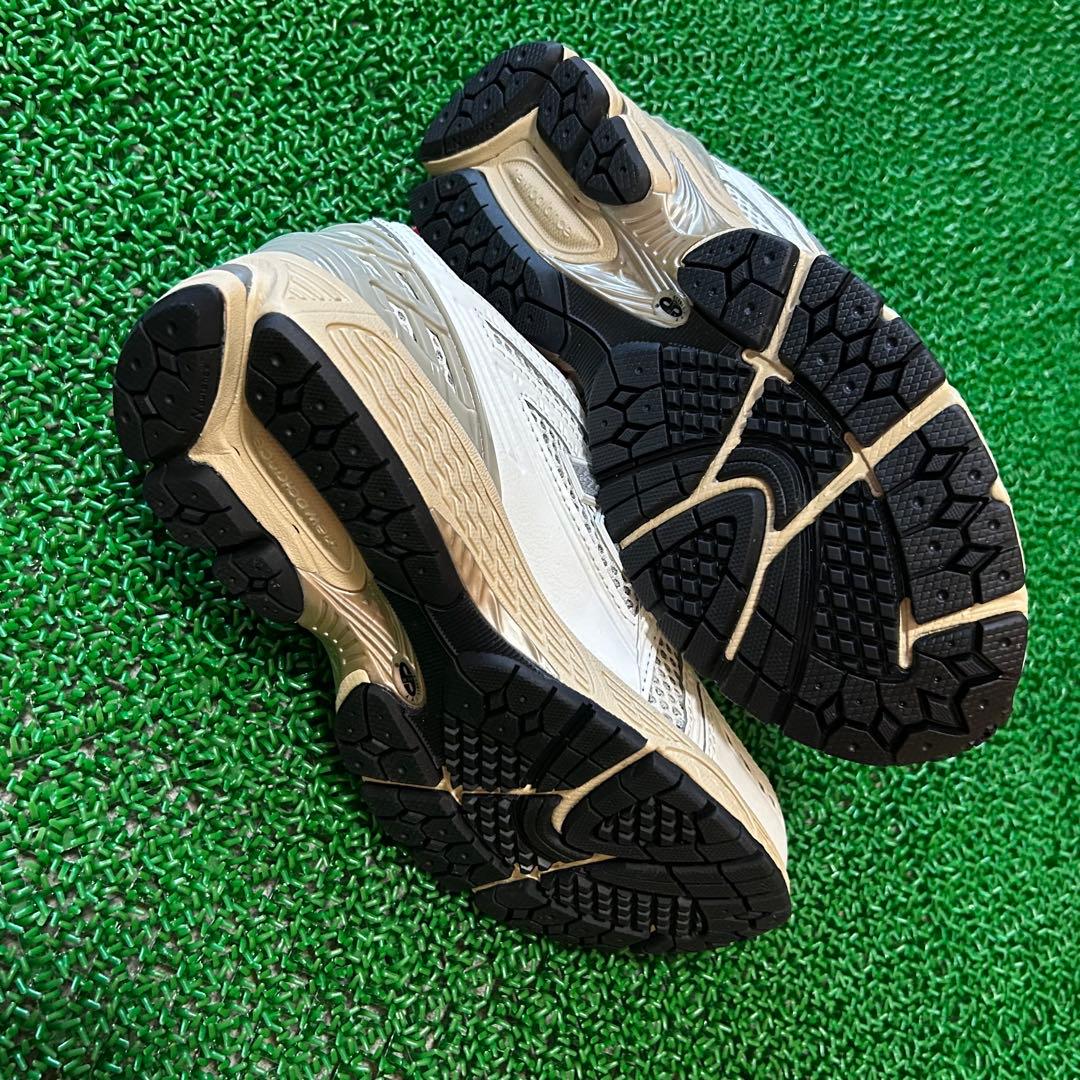 【新品】ニューバランス　M1906RP 23cm