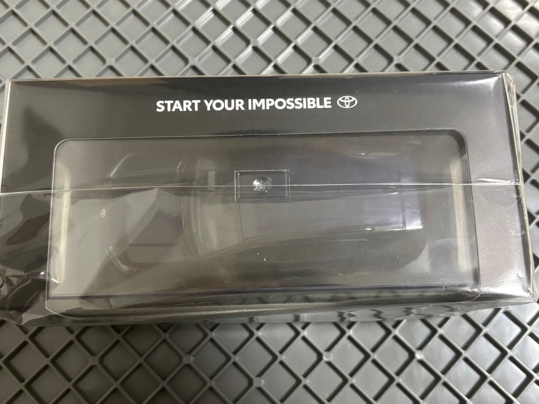 新型RAV4 カラーサンプル Z ハイブリッド ダークブルーマイカ