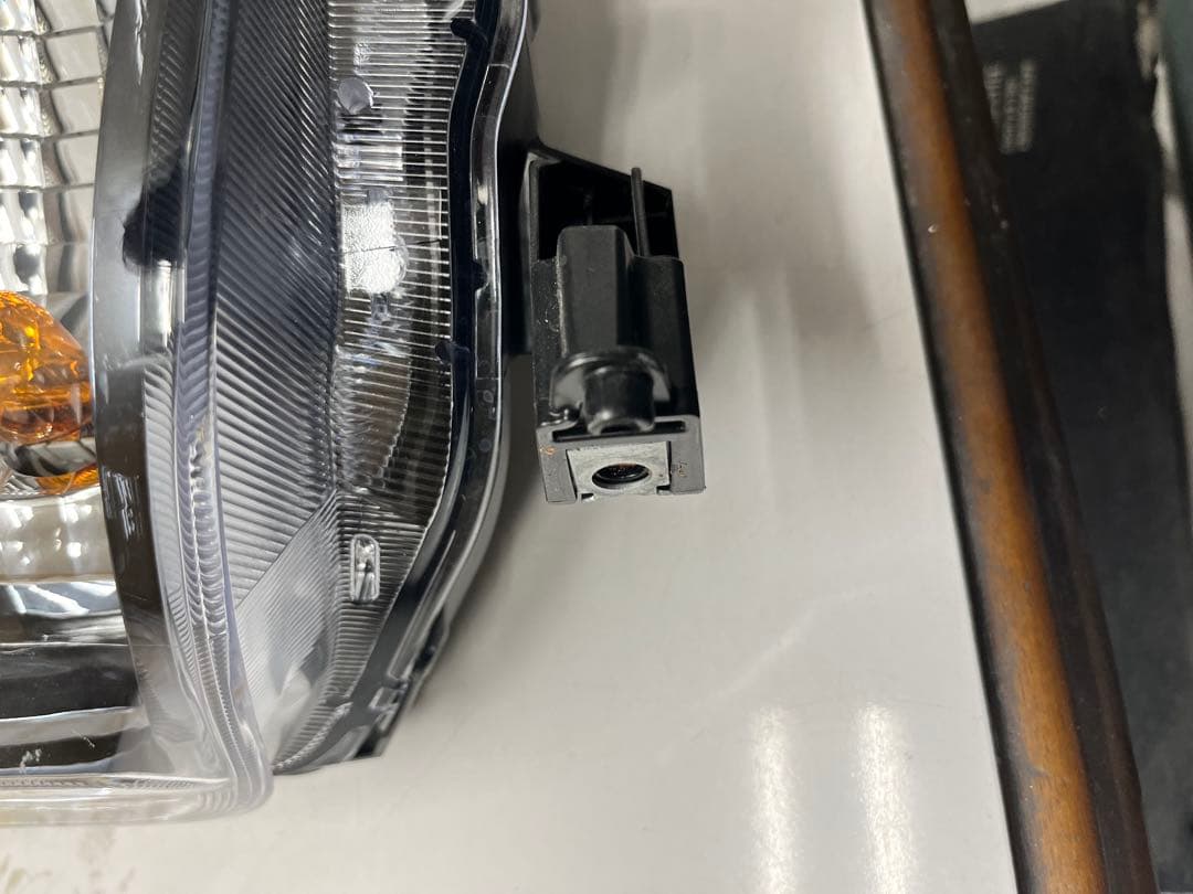 エブリィワゴン／クリッパーリオ　DA17W 後期　純正　LEDヘッドライト　右