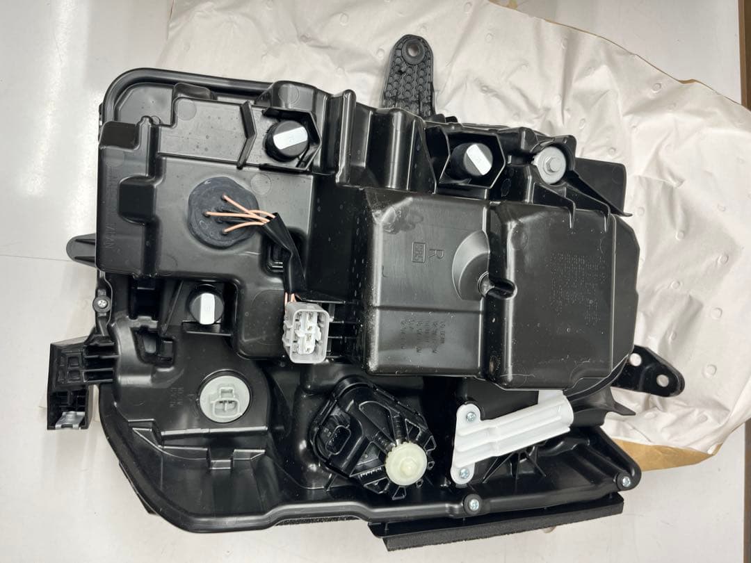 エブリィワゴン／クリッパーリオ　DA17W 後期　純正　LEDヘッドライト　右