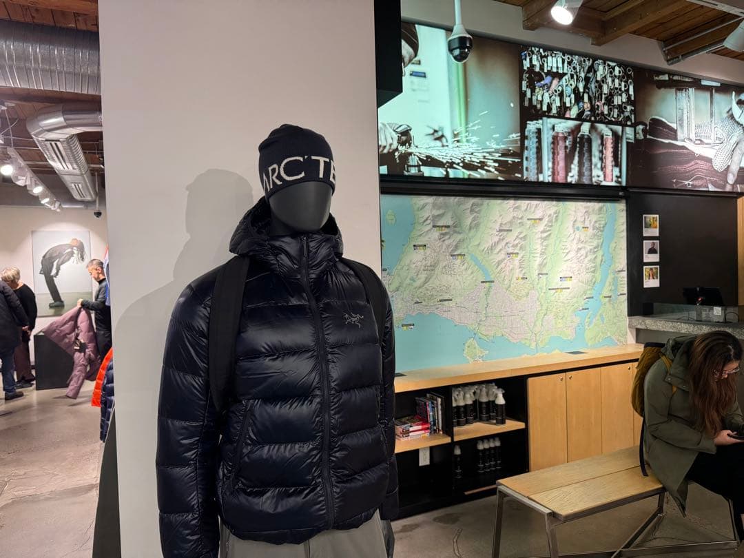 カナダ購入正規品Arc'teryx ATOM HEAVYWEIGHT HOODY