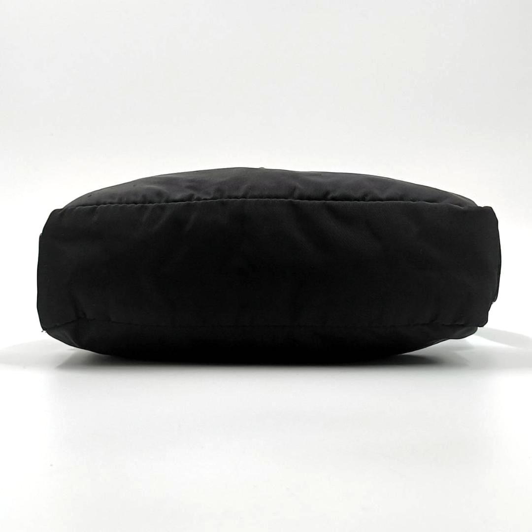 人気✨プラダ ショルダーバッグ カメラバッグ　三角ロゴ ナイロン 　レザー 黒