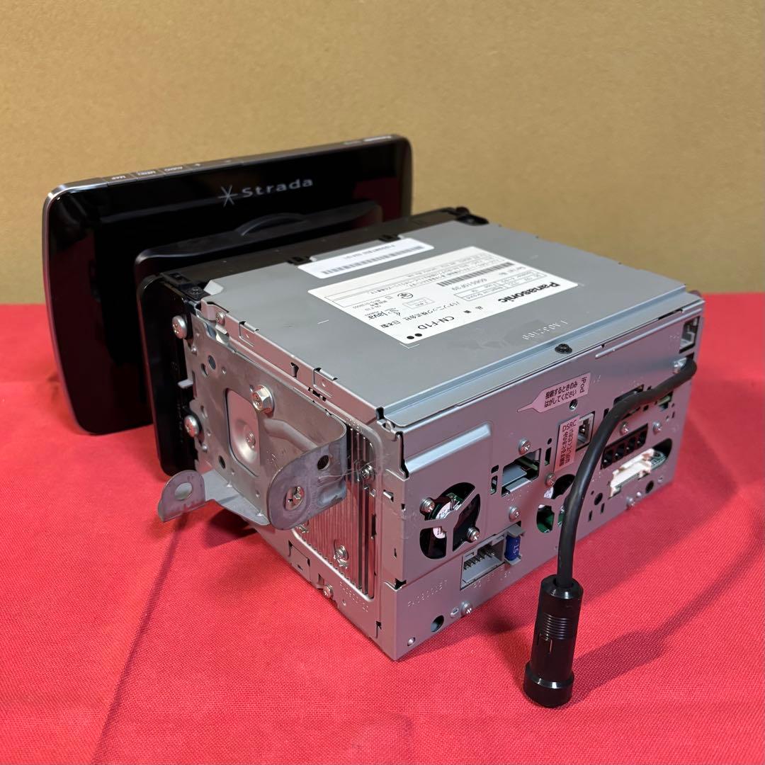 Panasonic Strada カーナビ 大画面 CN-F1D