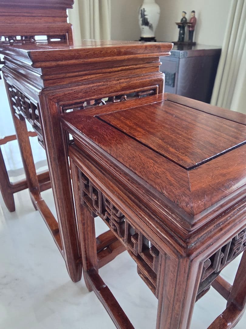 シノワズリスタイル木製ネストテーブル