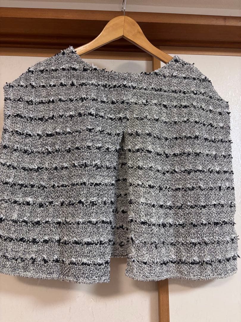 タグ付き新品　ビアズリー ツイードニットポンチョ　定価20,900