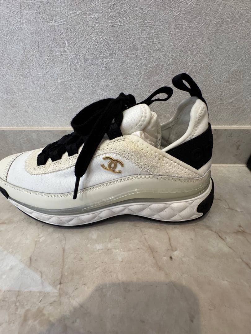 CHANEL ホワイト スニーカー