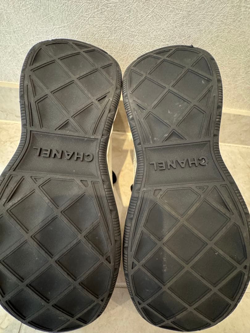 CHANEL ホワイト スニーカー