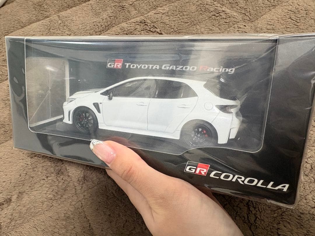 トヨタ GRカローラ カラーサンプル プラチナホワイトパールマイカ