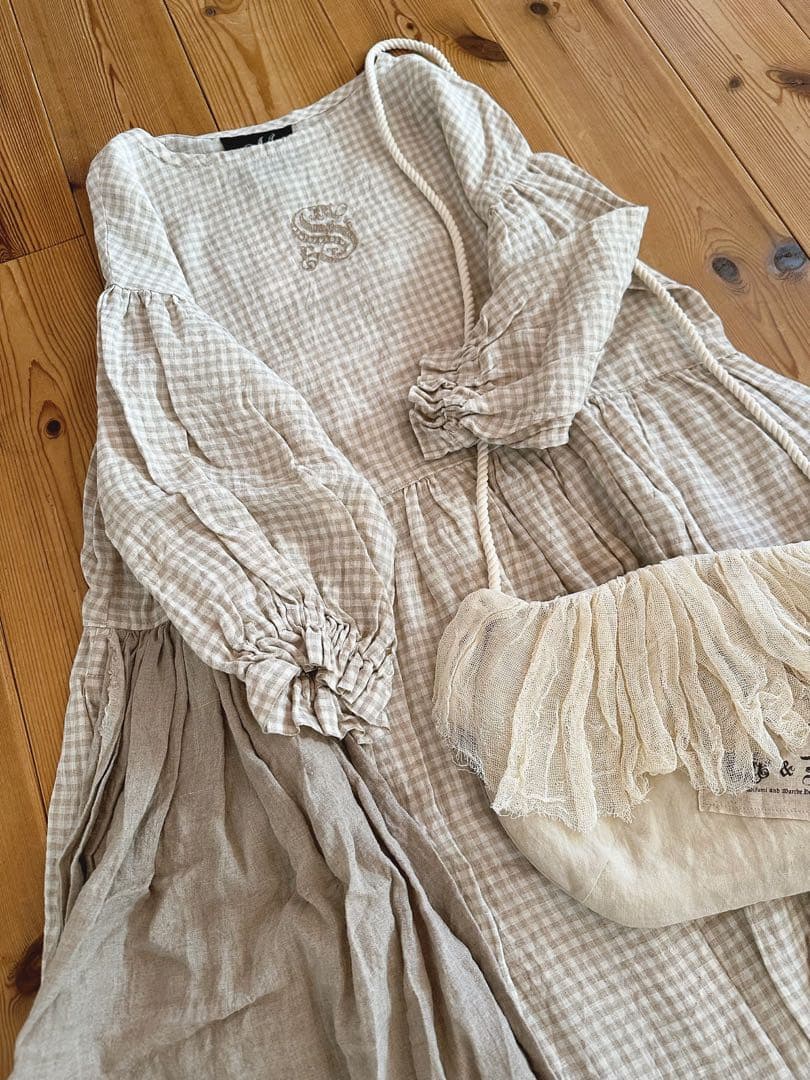 mifumi 『クロスステッチのわたぐもワンピースとふわふわ木漏れ日のバック』