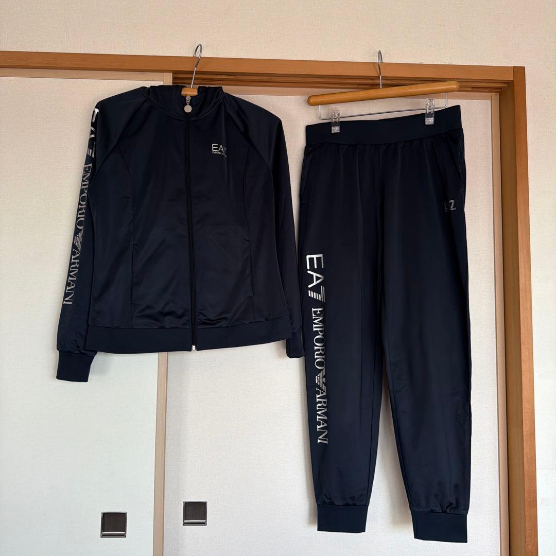 エンポリオアルマーニ　トラックスーツセット　レディース