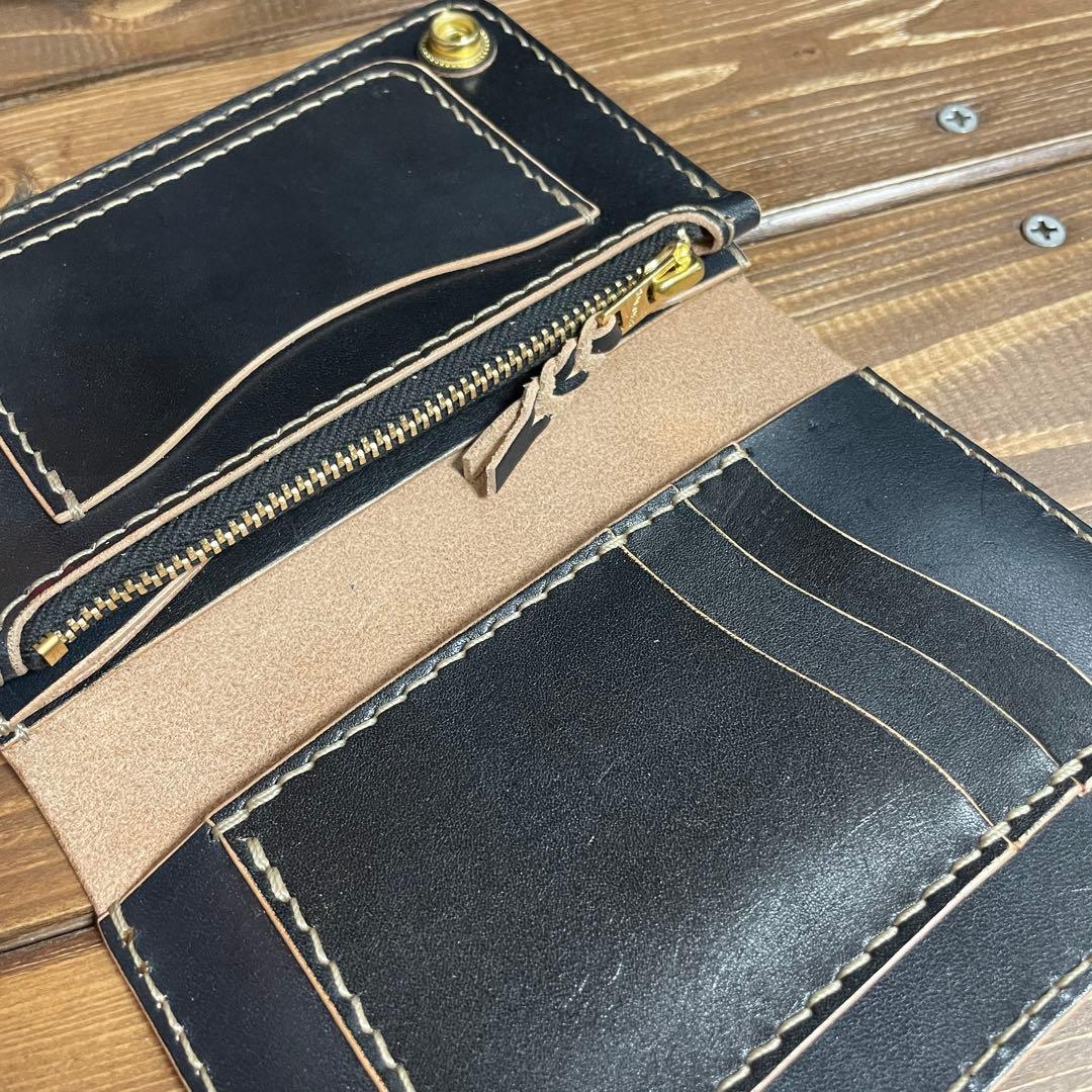 ミドルトラッカーウォレット　栃木レザー　ヌメ革　丘染めブラック　3層