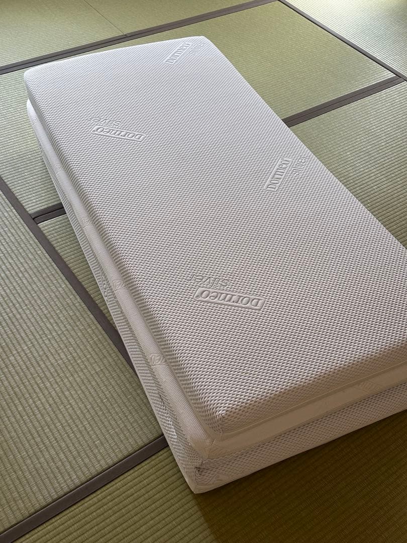 y*i様 正規品ドルメオ DORMEO 三折り マットレス ダブル