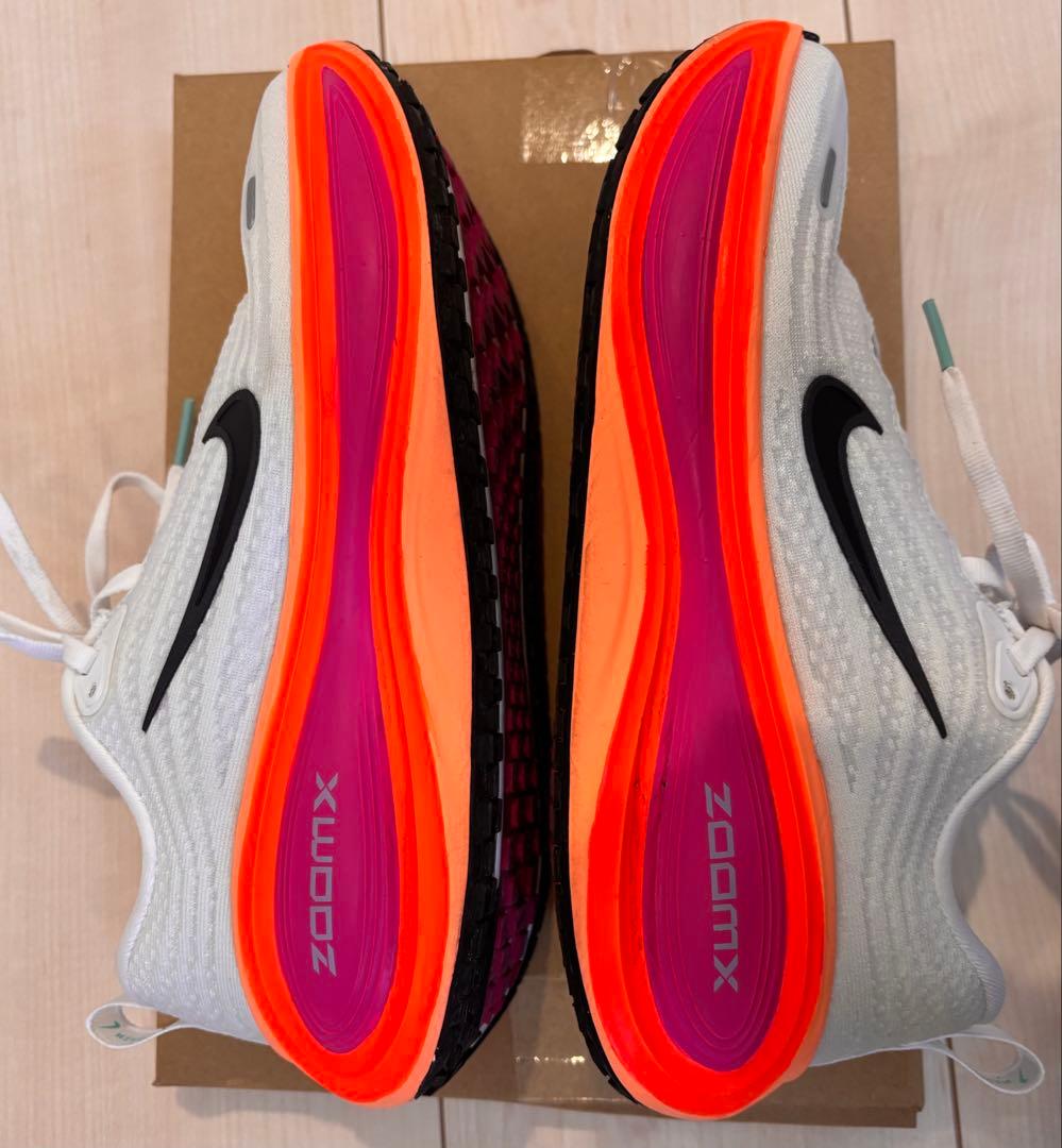 NIKE ナイキ ボメロプラス Vomero+ レディース 23.5cm