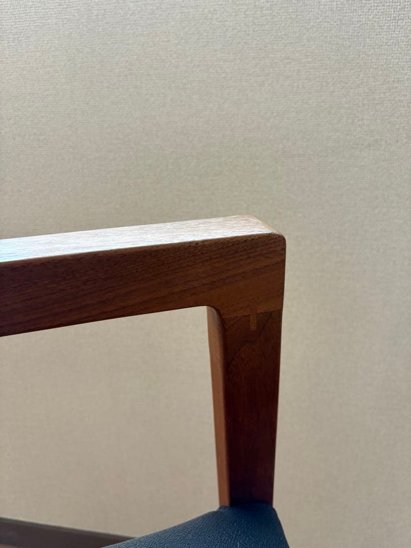 【リネン】Ritzwell イビサフォルテ　本革チェア