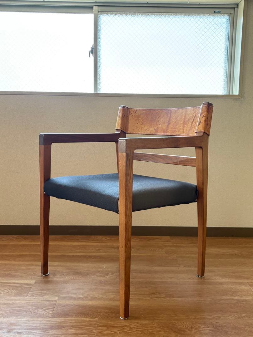 【リネン】Ritzwell イビサフォルテ　本革チェア