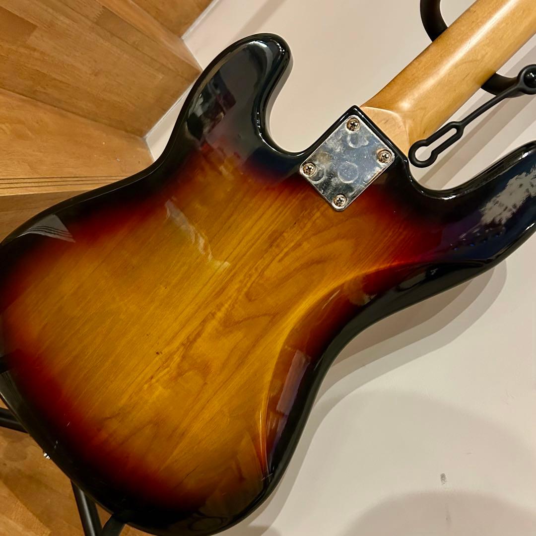 Smooth JAZZ.com プレシジョンベース　3トーンサンバースト