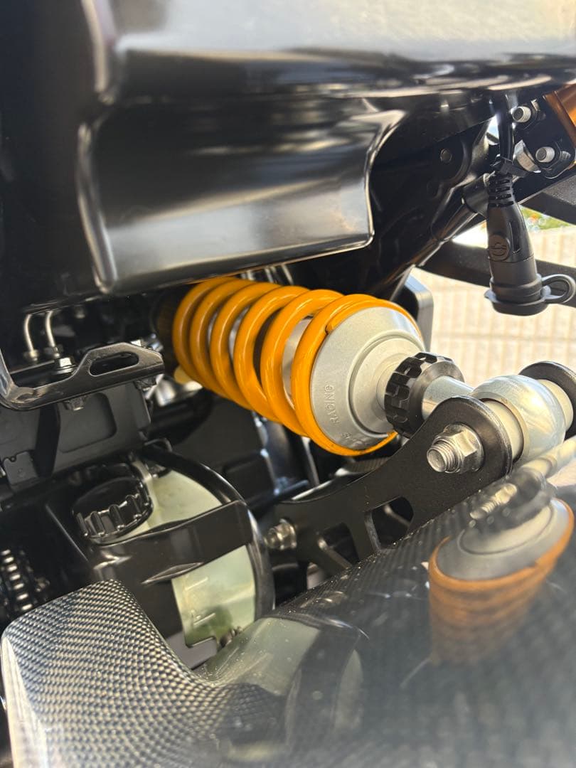 OHLINS サスペンションKA010