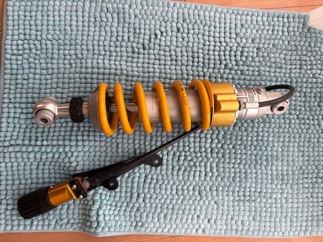 OHLINS サスペンションKA010