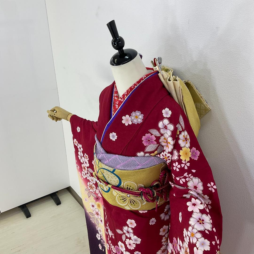 お振袖 赤　桜小花　　正絹　美品　成人式