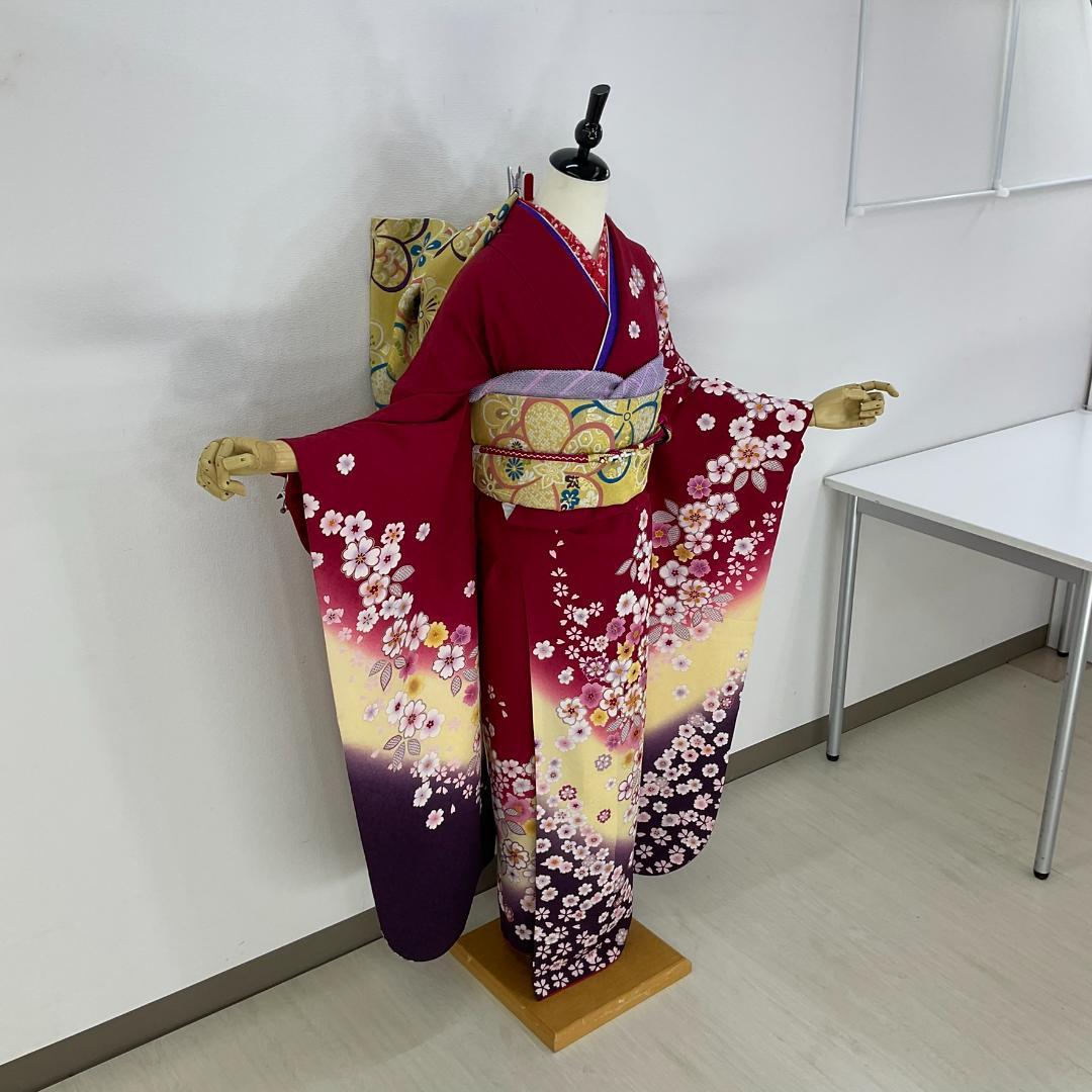 お振袖 赤　桜小花　　正絹　美品　成人式