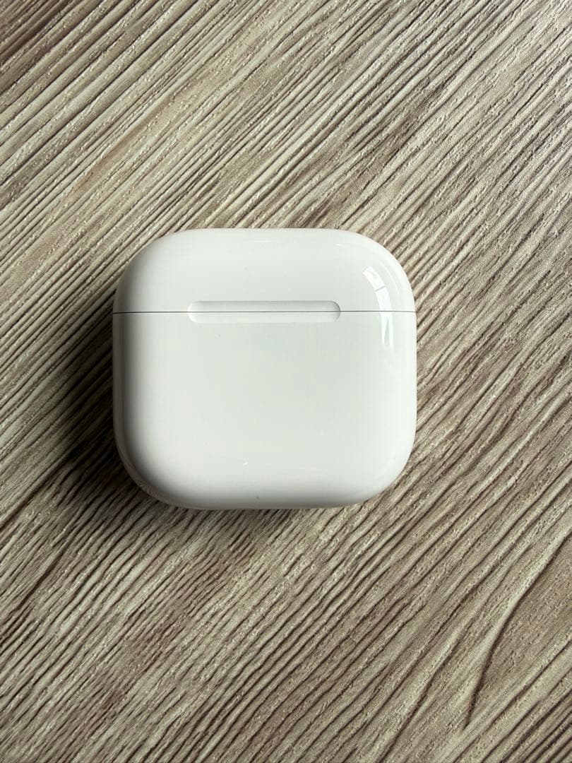 AirPods4本体 充電ケース付き　アクティブノイズキャンセル機能搭載