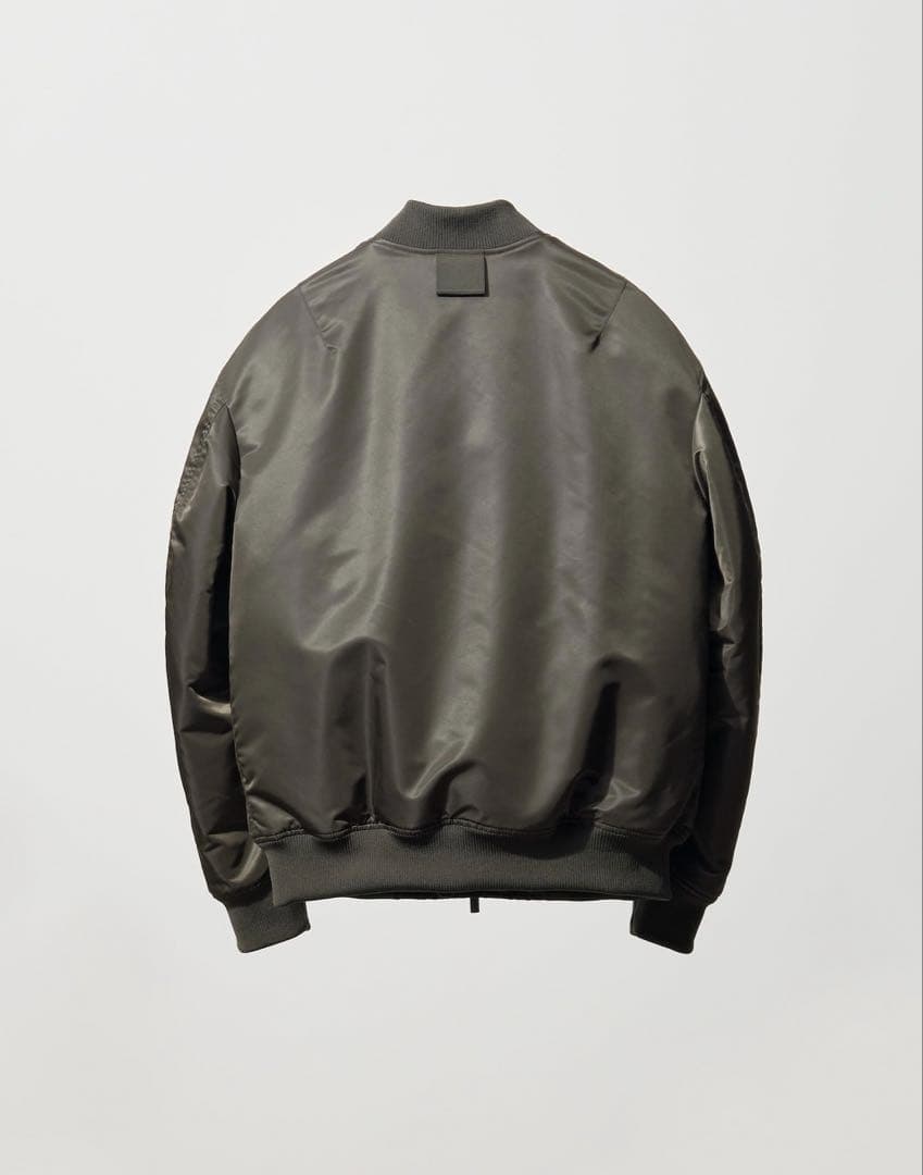 UNIQLO ハイブリッドダウン　オーバーサイズma1