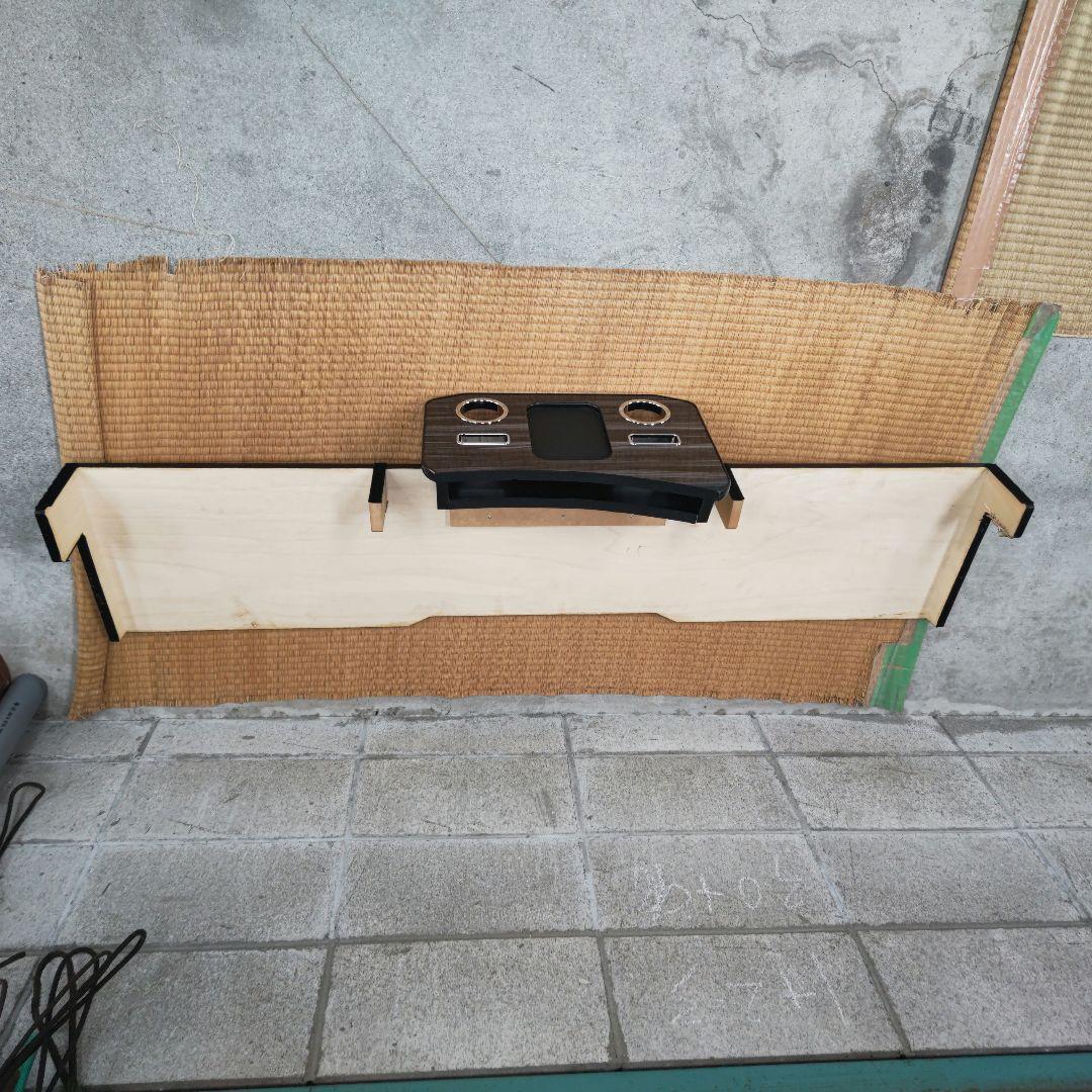 ハイエースワイド　リアデッキテープル　 カップホルダー付き　引き取り限定