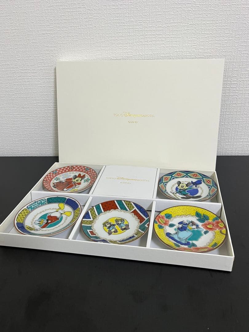 東京ディズニーランドホテル 九谷焼風 ミッキー＆フレンズ 6枚セット 未使用品