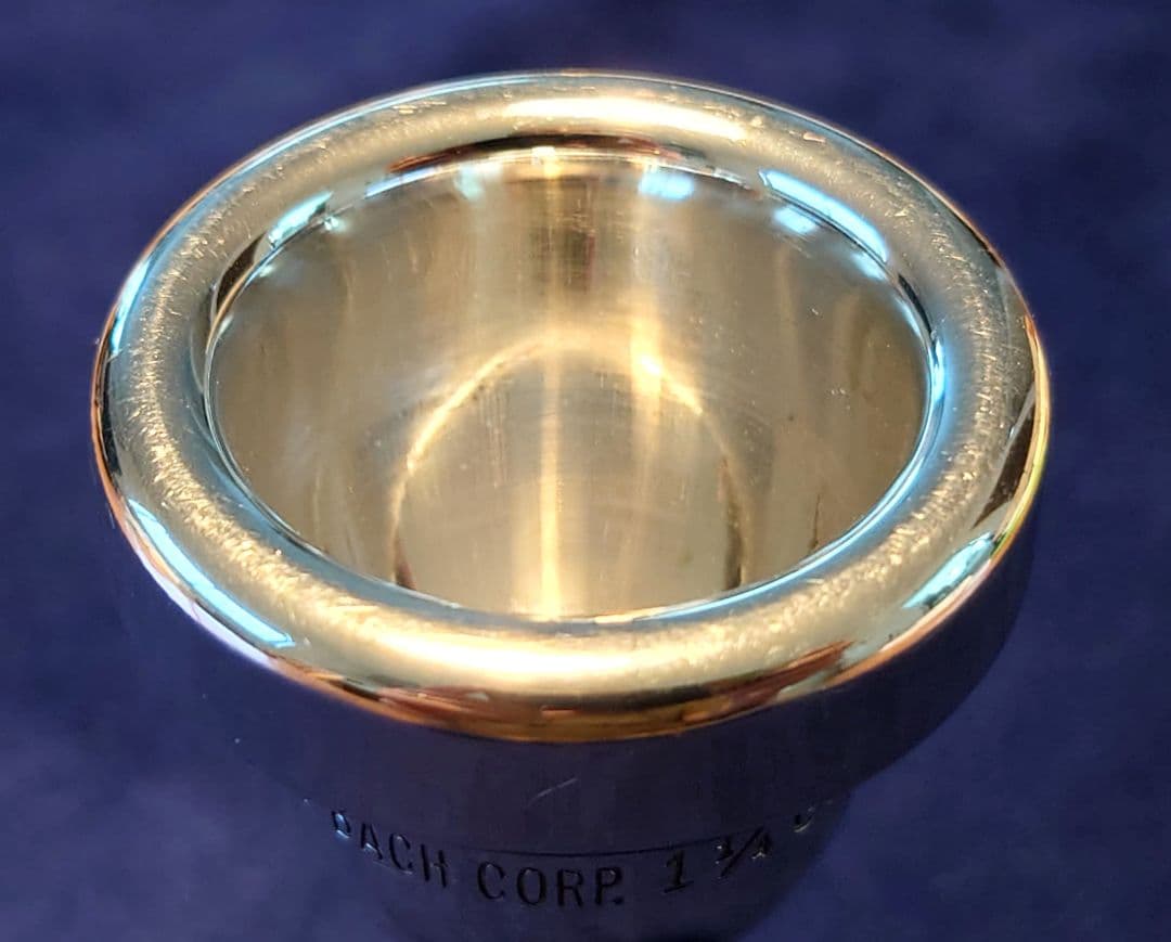 V.Bach Corp. 1-1/4GM バスTbマウスピース