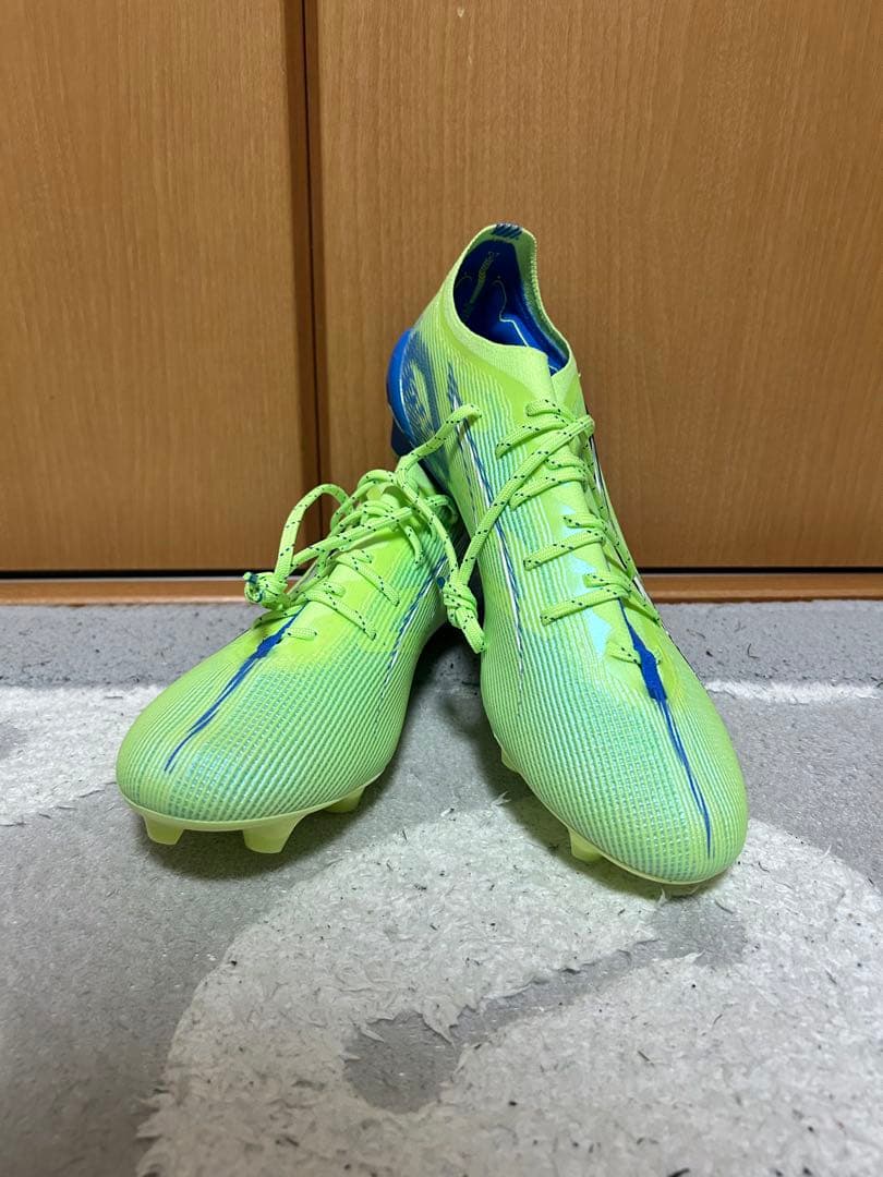 Puma サッカーシューズ 蛍光イエロー