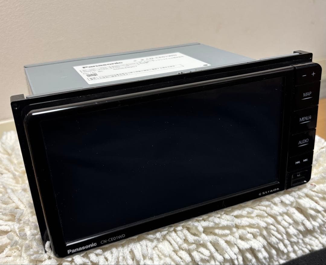 Panasonic CN-CE01WDカーナビ［本体のみ（中古）］