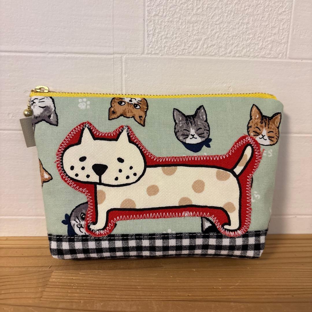 感謝価格　SALE 猫柄　巾着　おやつ入れ　小物入れ　人気　ハンドメイド