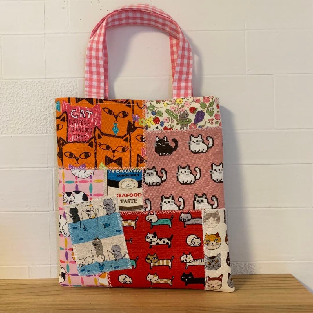 感謝価格　SALE 猫柄　巾着　おやつ入れ　小物入れ　人気　ハンドメイド