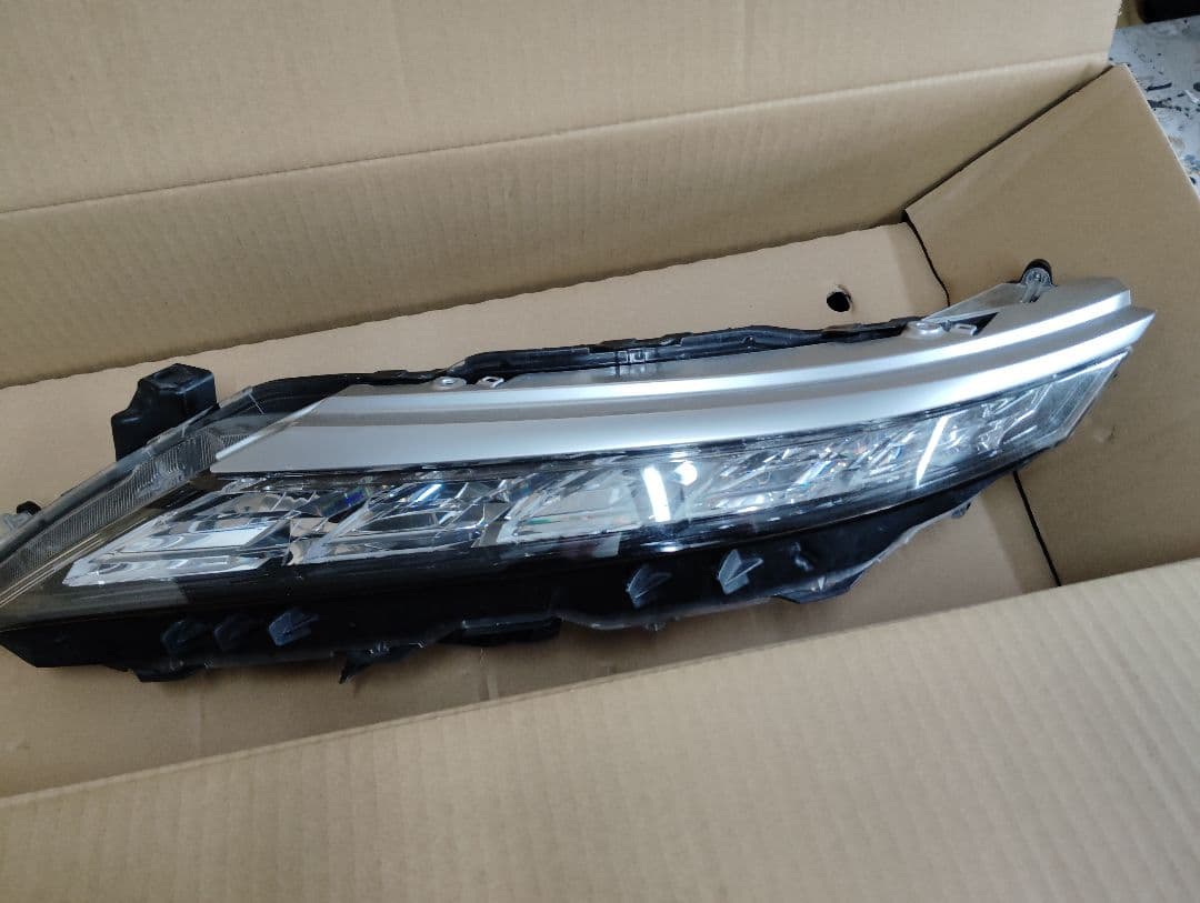 デリカd5　 左　クリアランスランプ